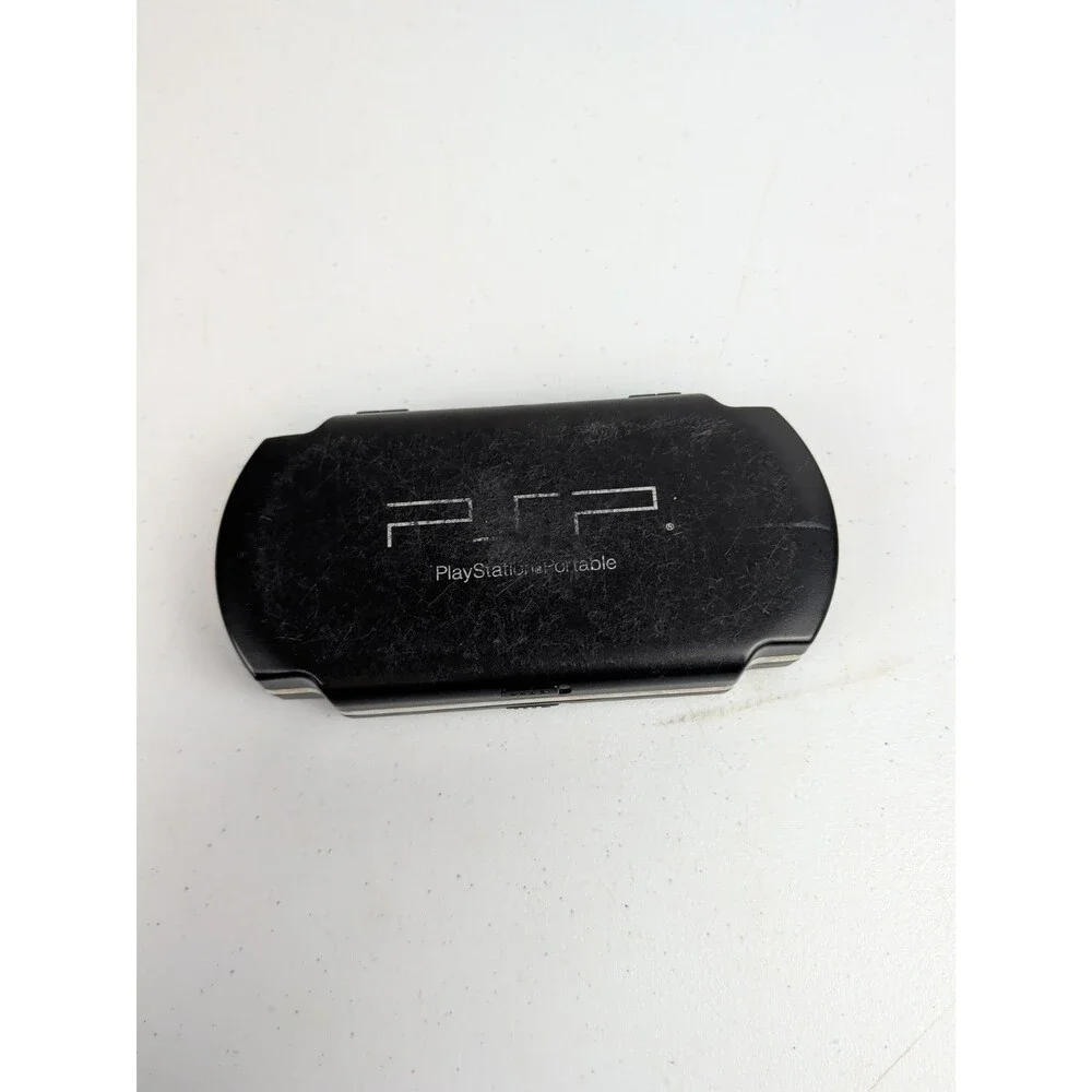 Sony Playstation Portable Hard Shell Game (UMD) Case 8 Disc Holder Outside Wear